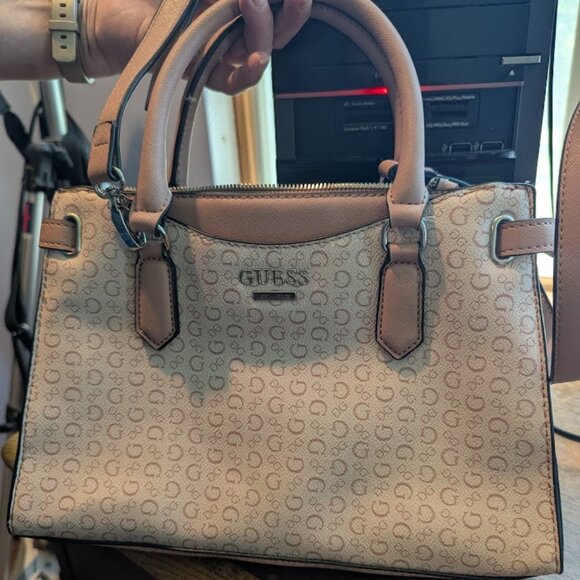 Guess Ladies Purse - Picture 1 of 5
